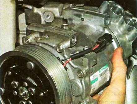 How to remove the Nissan Almera air conditioner compressor