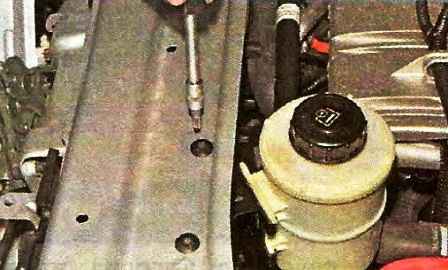 How to remove Nissan Almera car radiator fan