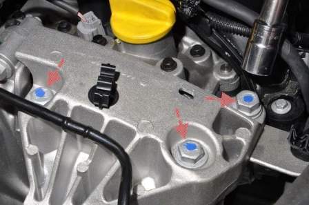 Замена опор силовой установки Renault Duster