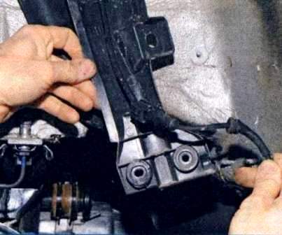 ABS блогын және жылдамдық сенсорларын алу Renault Duster
