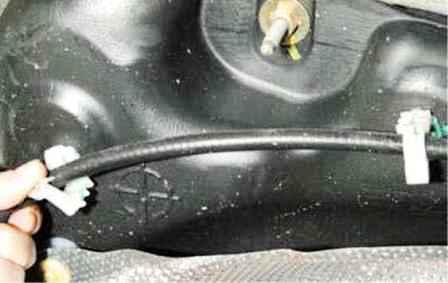 Repair of parking brake of Renault Duster