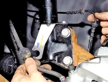 Desmontaje y reparación de transmisiones delanteras Renault Duster