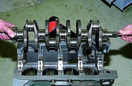 Desmontaje del motor VAZ-2123