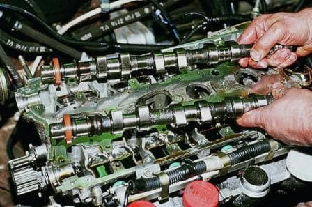 Disassembling and assembling the cylinder head of the VAZ-2112 engine