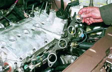 How to remove the receiver and intake manifold of the VAZ-2112 engine