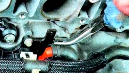 Как прочистить систему вентиляции картера двигателя Мазда 6