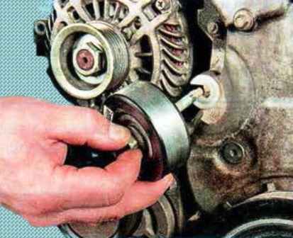 Як перевірити та замінити ремінь приводу допоміжних агрегатів Mazda 6