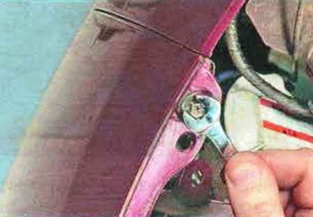 Extracción e instalación del parachoques delantero de un Mazda 6
