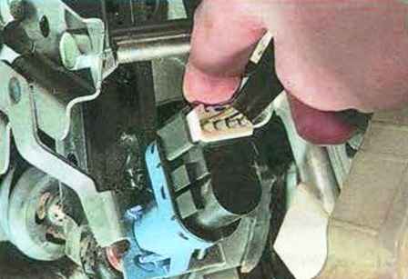 Cómo quitar e instalar el pedal de freno Mazda 6