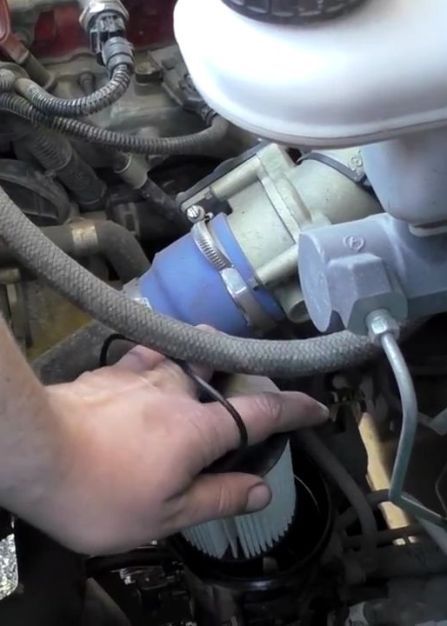 Removing and installing the Gazelle Next fuel filter