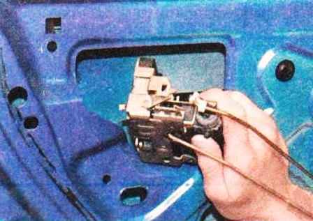 Reparar puerta trasera lateral Renault Sandero