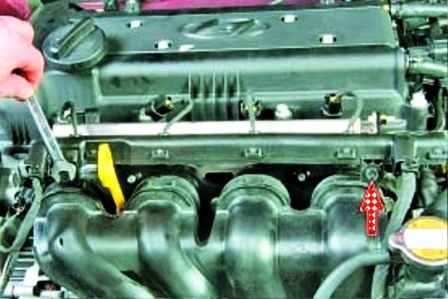 Зняття та встановлення впускної труби двигуна Hyundai Solaris