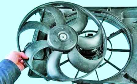 Reemplazo de ventiladores eléctricos del motor Hyundai Solaris y radiadores de calefacción