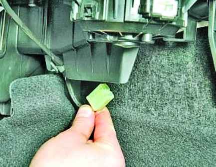Заміна електровентиляторів радіаторів двигуна та обігрівача Hyundai Solaris
