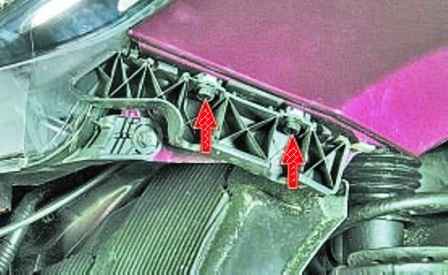 Снятие подкрылков и бамперов автомобиля Hyundai Solaris