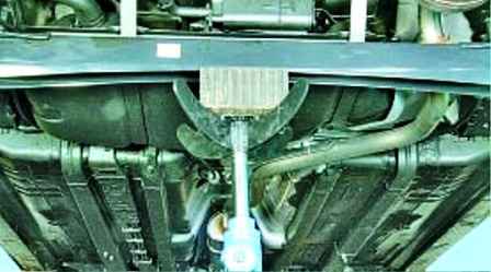 Снятие и установка балки задней подвески Hyundai Solaris