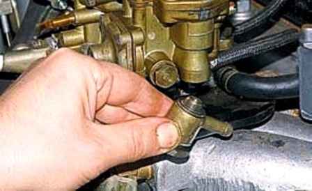 Mantenimiento y ajuste del carburador UAZ