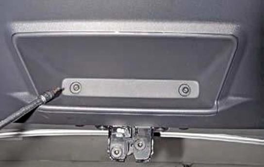 Снятие замка двери багажника Рено Дастер
