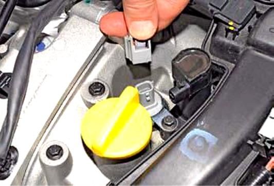 Замена электромагнитного клапана фазорегулятора Renault Duster