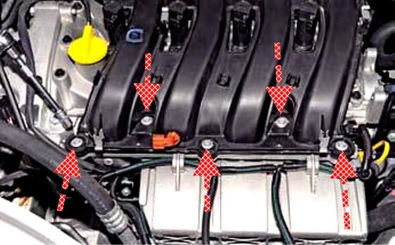 Removing and installing the Renault Duster engine reservoir