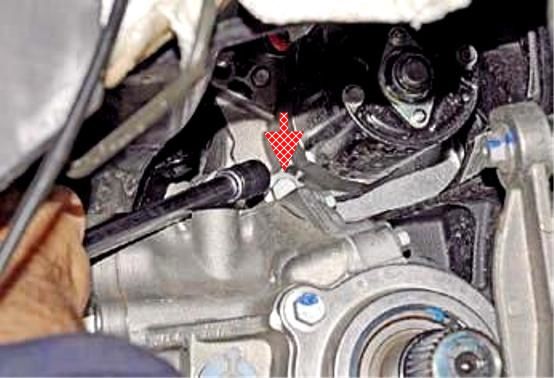 Снятие и ремонт стартера Renault Duster