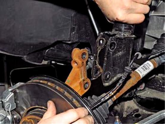 Замена подшипника ступицы переднего колеса Renault Duster