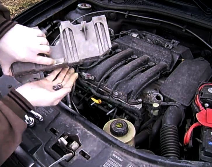 Oil and filter change for Renault Duster engine