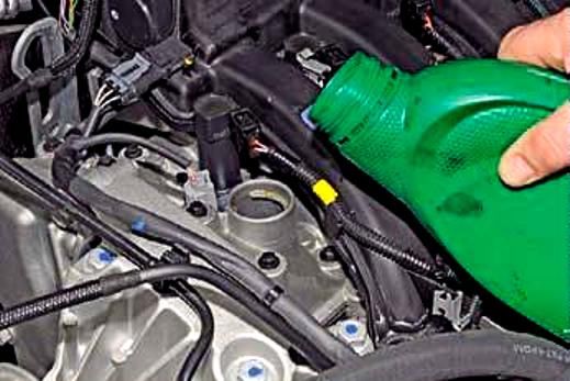 Oil and filter change for Renault Duster engine