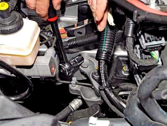 Replacing Renault Duster powerplant mounts