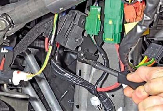Removing heater elements from Renault Duster