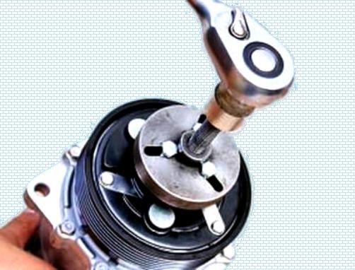 Снятие и ремонт компрессора кондиционера Renault Duster