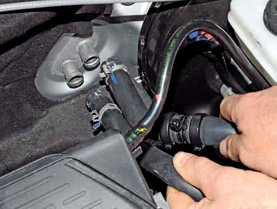 How to remove the Nissan Almera interior heater