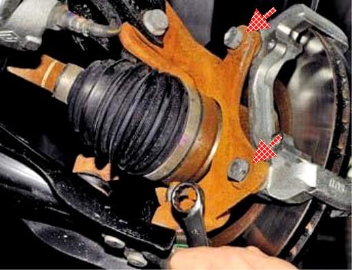 Replacing Renault Duster front brake components