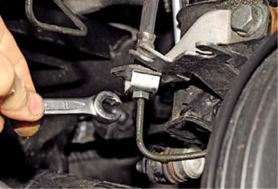 Replacement of Renault Duster rear wheel brake elements