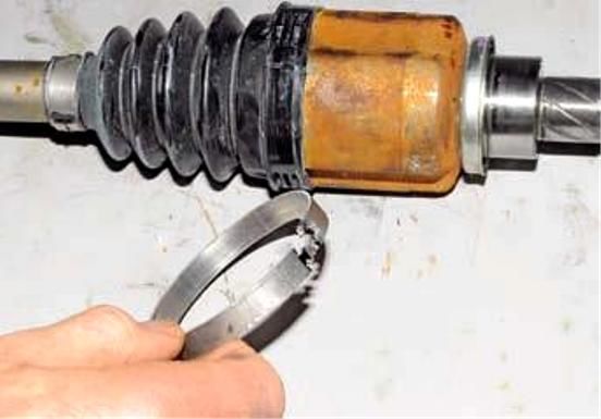Removal and repair of rear wheel drives Renault Duster