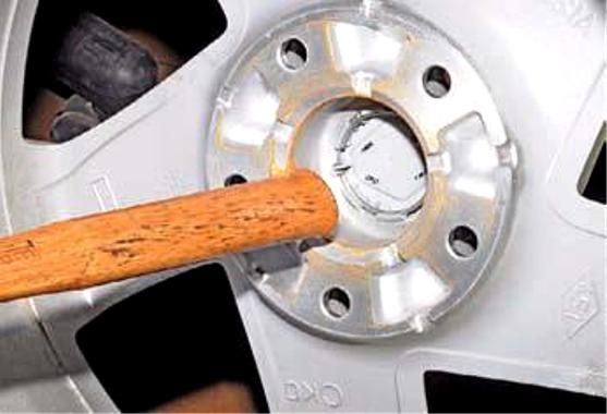 Снятие и ремонт приводов задних колес Renault Duster