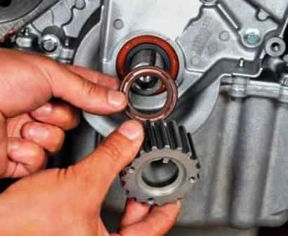 Reemplazo retenes aceite cigüeñal K4M Nissan Almera