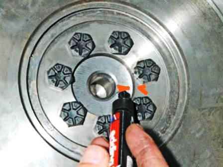 Replacing crankshaft oil seals K4M Nissan Almera