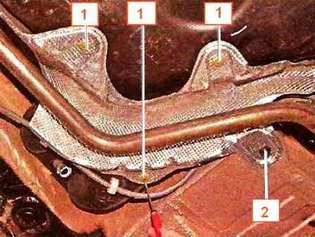 Como quitar el tanque de gasolina de un Nissan Almera