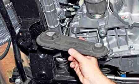 Replacement of the supports of the power plant K4M Nissan Almera