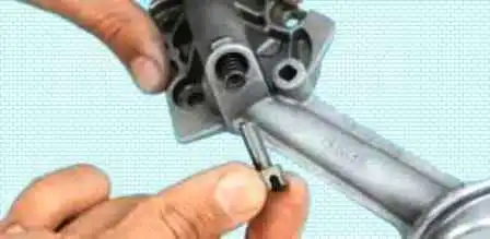 Desmontaje y reparación de bomba de aceite K4M Nissan Almera