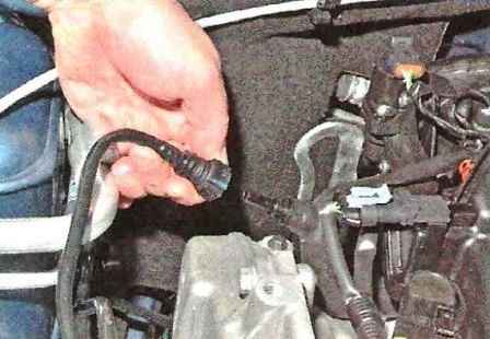 How to remove and install a Nissan Almera car engine