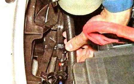 How to remove Nissan Almera car radiator fan