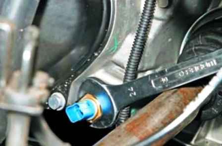 Extracción de interruptores coche Nissan Almera