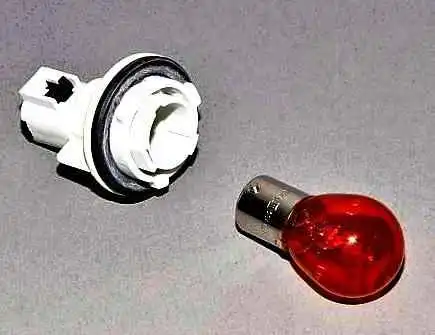 Nissan Almera exterior lighting fixture replacement