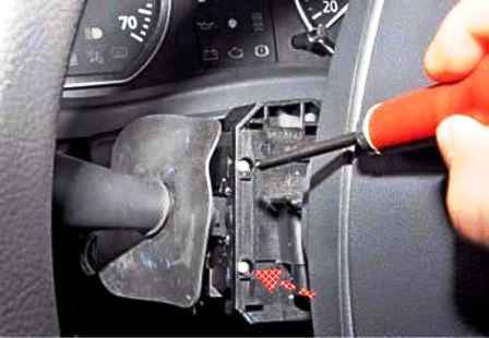 Removal and installation of steering column switches Nissan Almera