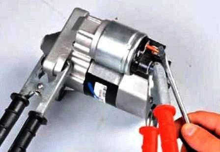 Extracción y control de arranque K4M Nissan Almera