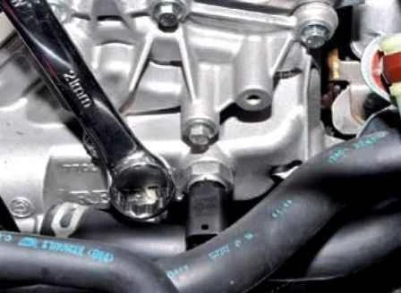 Removing elements of a CAS of a Nissan Almera car
