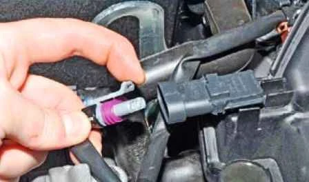 Removing elements of a CAS of a Nissan Almera car