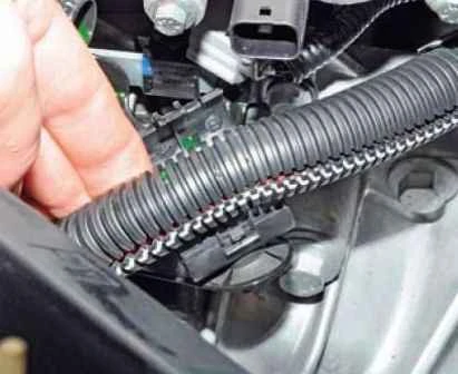Removing elements of a CRS of a Nissan Almera